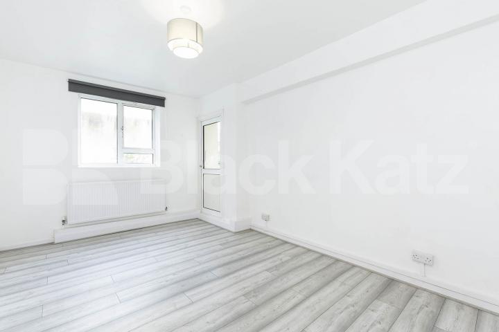 			3 Bedroom, 1 bath, 1 reception Flat			 Robert Street, Mornington Cresent